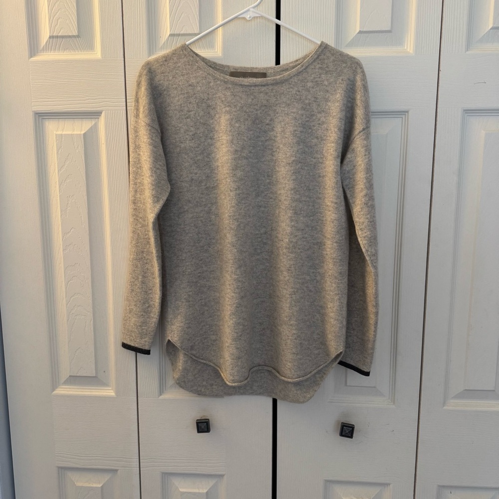 Women's Cashmere Sweater, Star on Back, Oatmeal, Size S - Picture 2 of 8